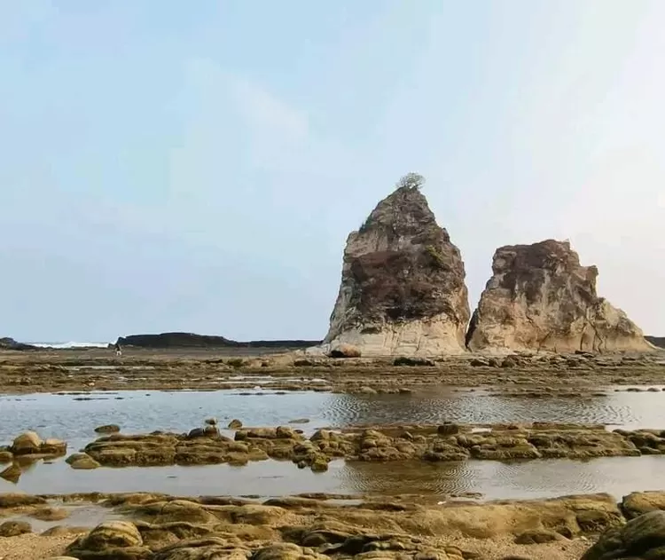Wisata Pantai Sawarna Srikandi: Eksplorasi Pesona Alam Dan Budaya Unik